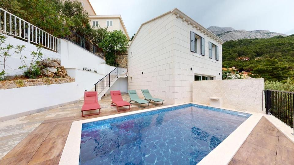 Gemuetliche Villa Mit Pool Brela Ngoại thất bức ảnh